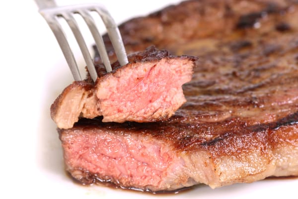 Comer carne vermelha causa câncer?